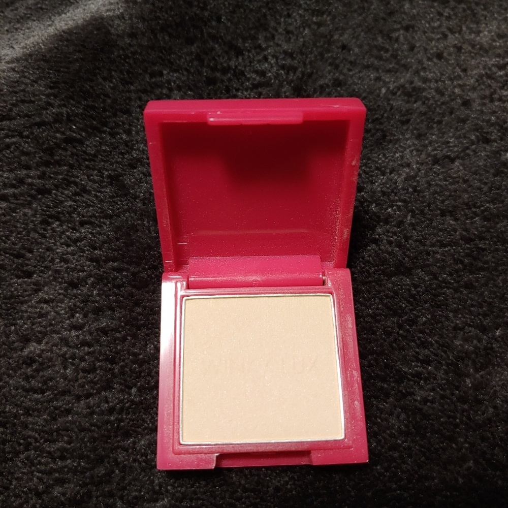 Makeup - Picture 4 of 8